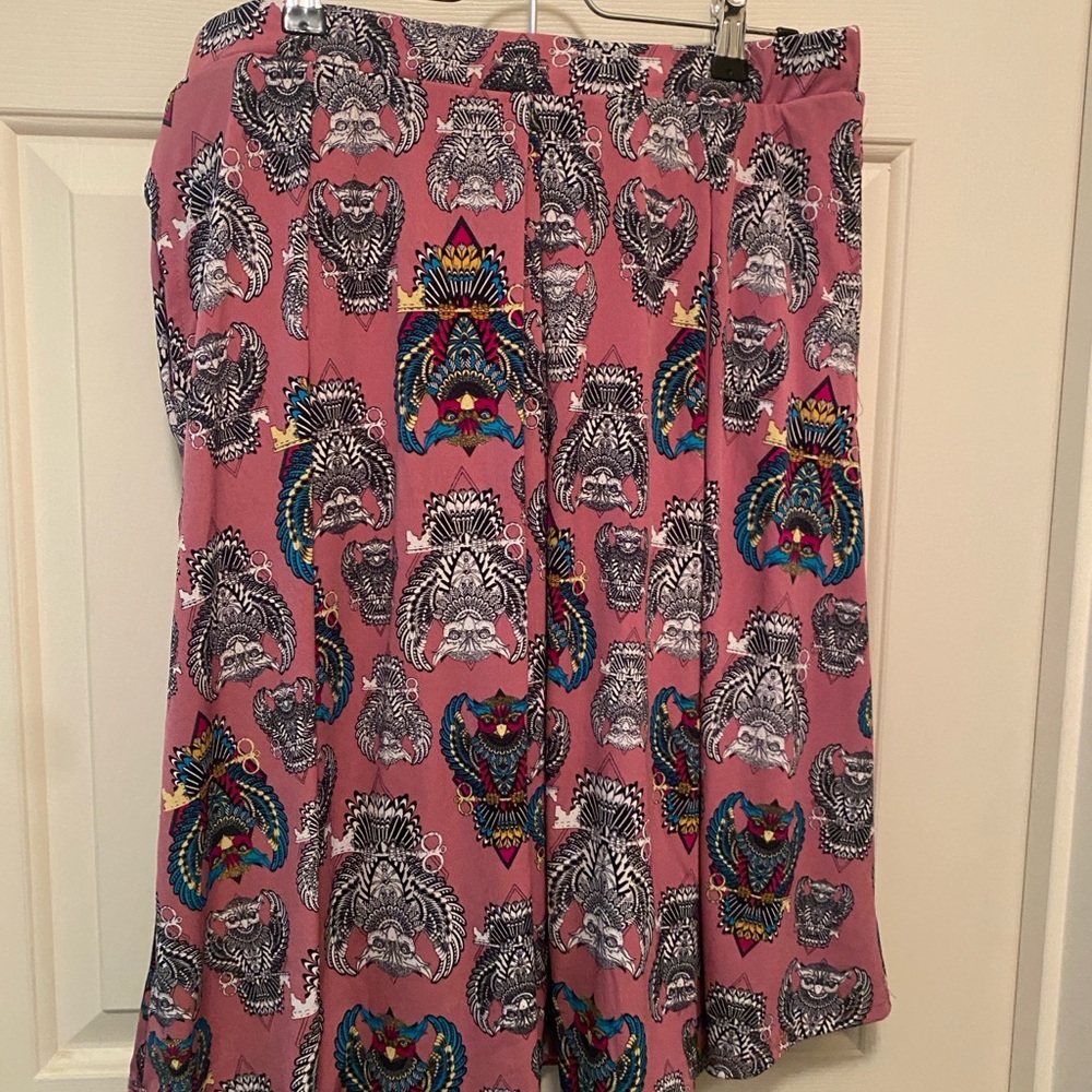 EUC LuLaRoe Madison Owl/Key Patterned Skirt Size 2XL